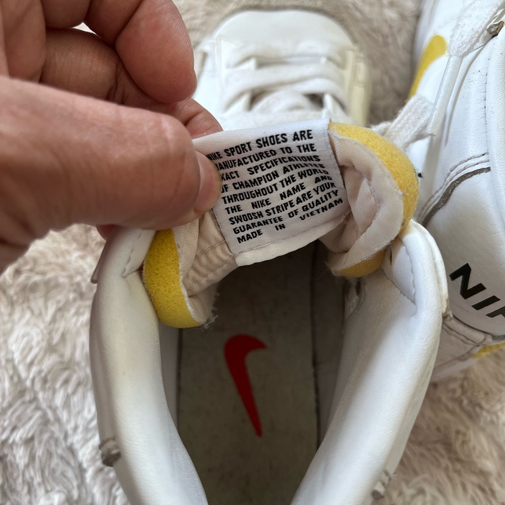 Tenis Nike Sport blanco con con amarillo 
Talla6.5 usado